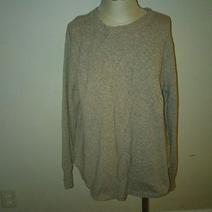 Nwt womans sweater its not thick its light